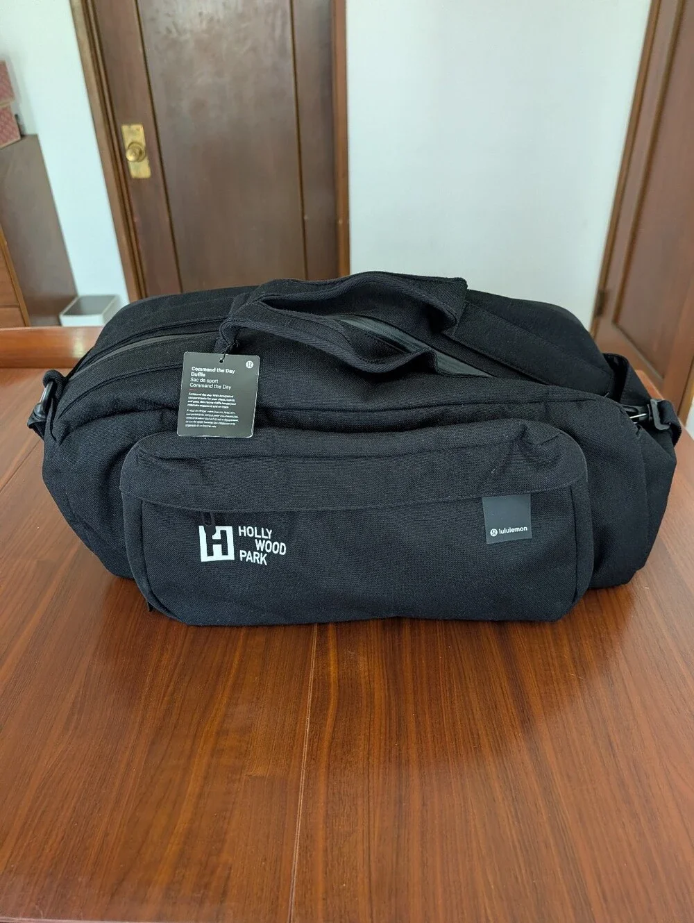 Lululemon Command The Day Duffle Bag 37L Hollywood Park Logo